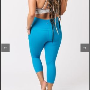 Royal Blue Pocket Light n Tight Hi-Rise Crop 17"